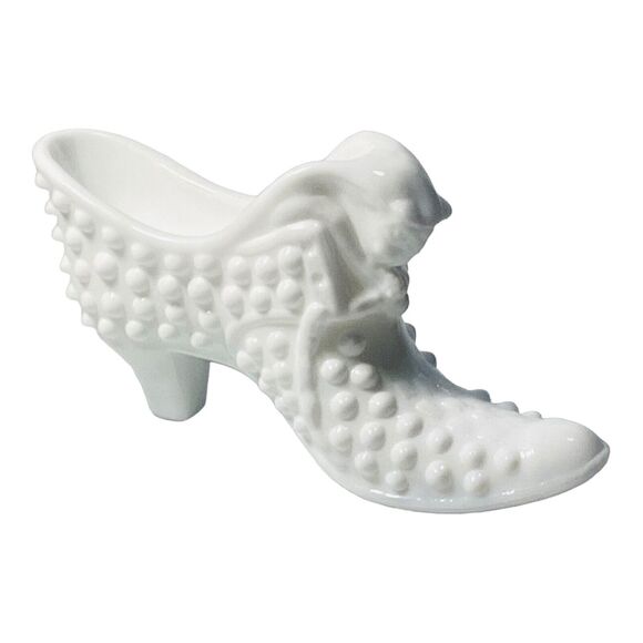 Fenton White Hobnail Milk Glass Slipper Shoe with Cat Decoration - Picture 3 of 4
